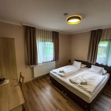 Проживание в семье Nockalm *